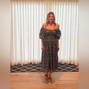 Tory Burch off the shoulder size L pocket dress! Versatile!